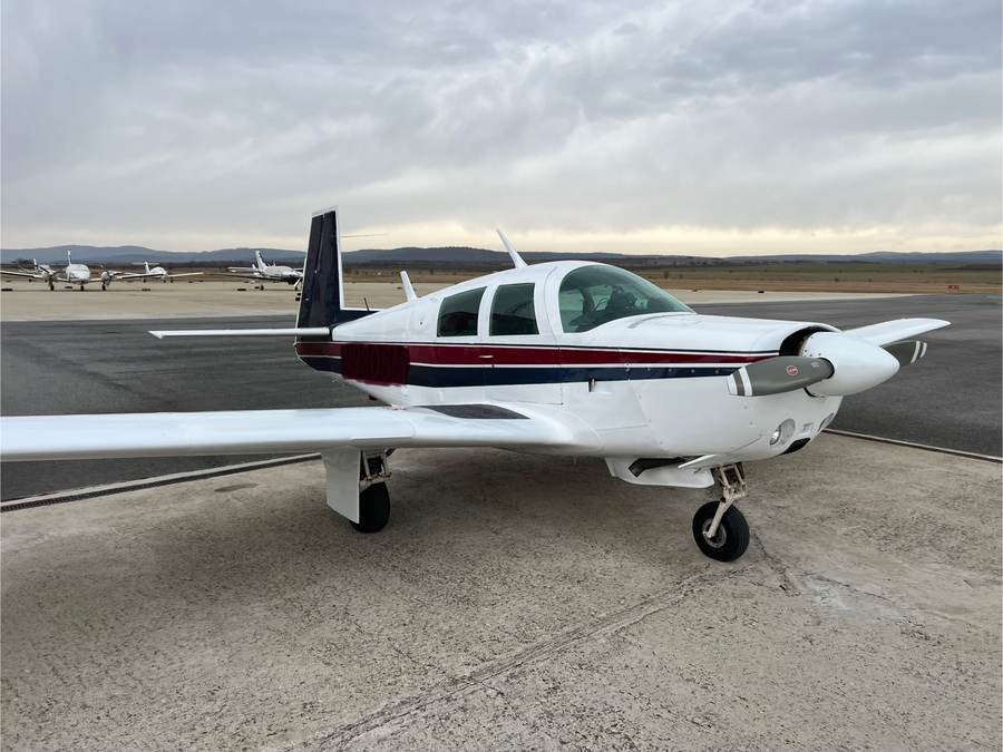 Самолет Mooney M20